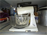 Vintage SunBeam  MixMaster electric Blender