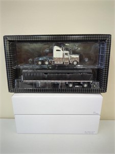 PEM Kenworth w/Flatbed 2 Different Covers NIB 1/64