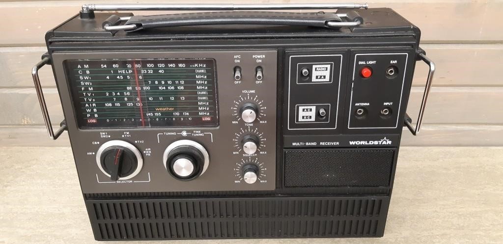 Worldstar Multi-band Receiver with microphone