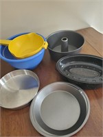 Mixing Bowl, Colander, Roaster & More / Kitchen