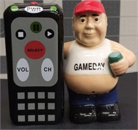 Magnetic Salt and pepper shakers - Gameday