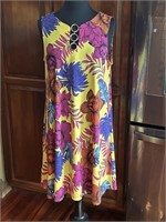 Pretty Summer Dress.Size medium. Bright colors.