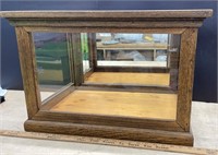 Oak Display Cabinet w/Mirror Back (23"W x