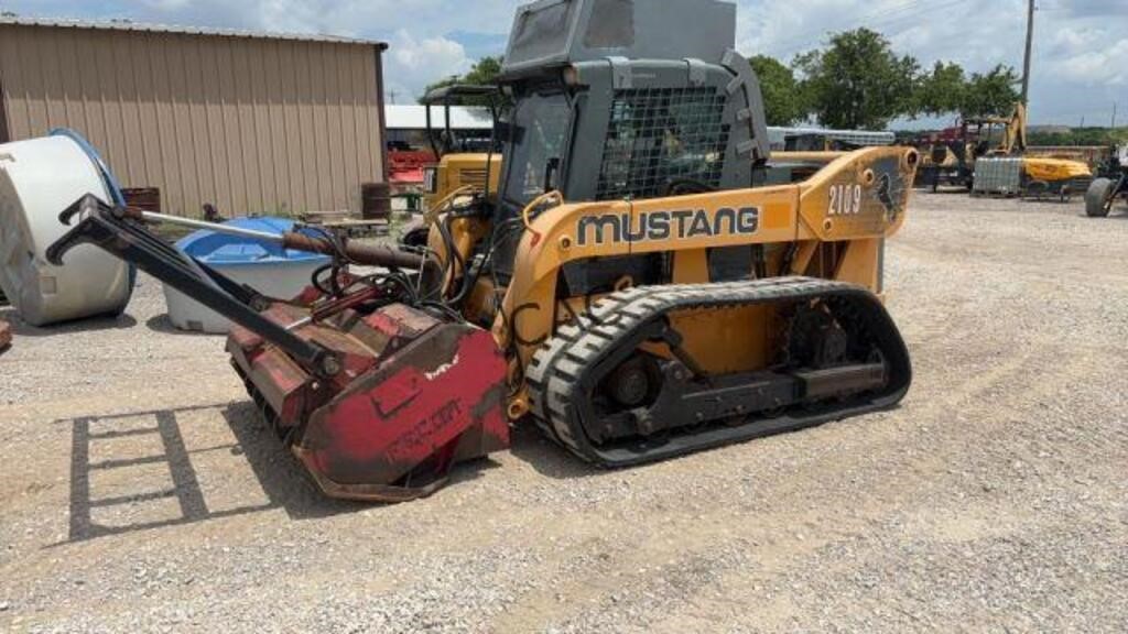 Mustang 2109 Skid Steer w/Fecon Mulching Head