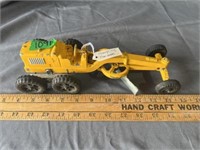 Hubert 10.5” road grader