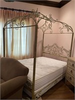 IRON CANOPY FULL SIZE BED INCLUDES MATRESS