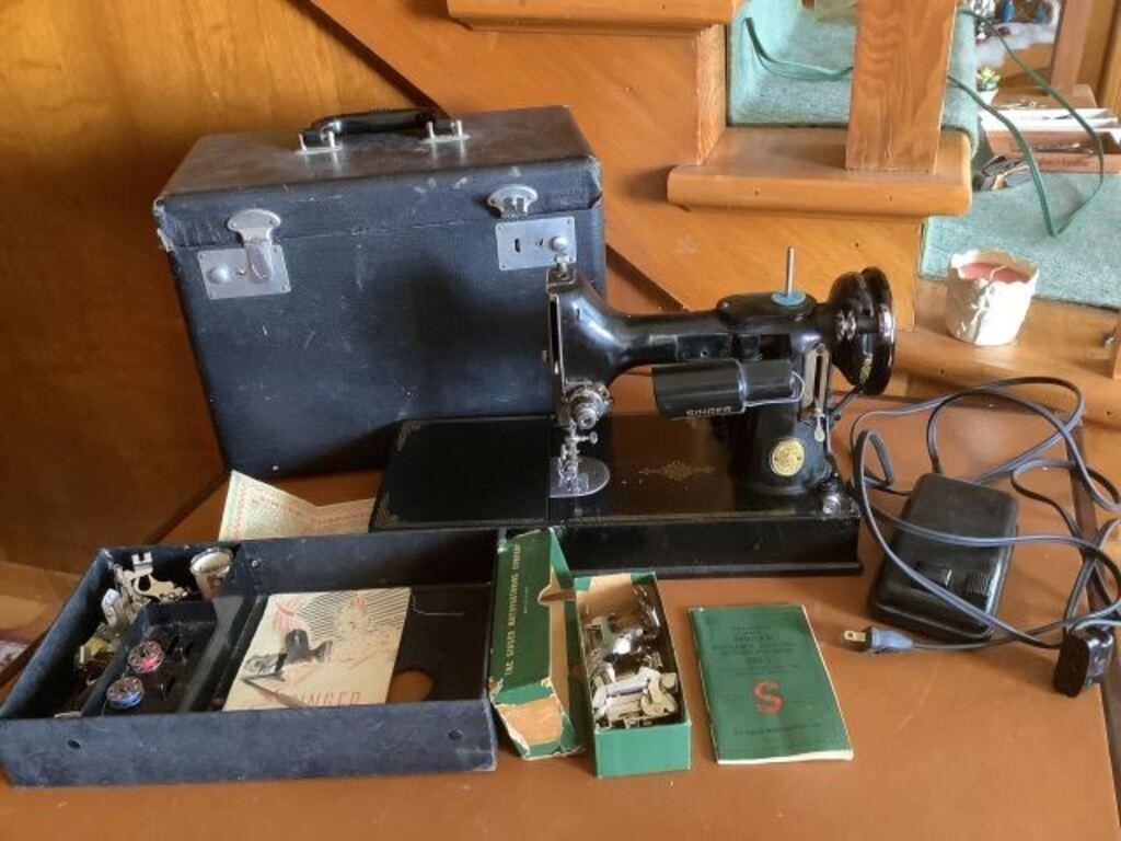 Working featherweight singer sewing machine, 221–1