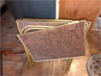 4 vintage TV trays