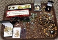 Tray lot of ladies costume and vintage jewelry