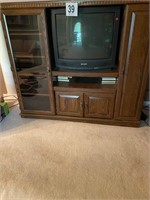 TV Stand & TV (Magnavox) (M Bedroom)