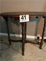 (4) Leg Table (M Bedroom)