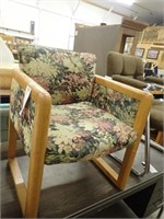 Oak Floral Pattern Cushioned Chair