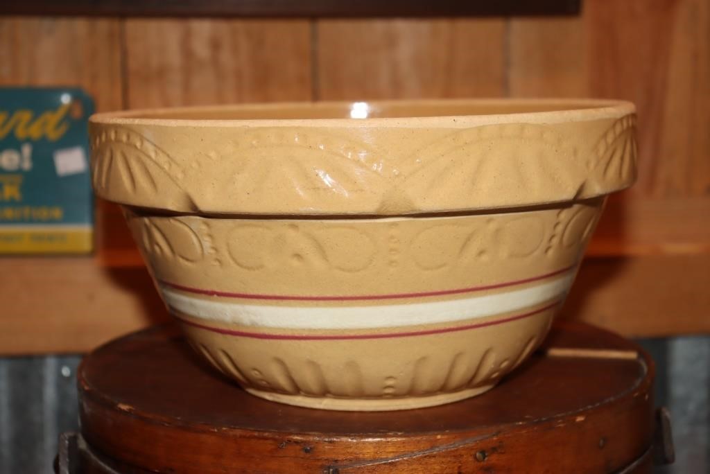 Robinson Ransbottom yellow ware mixing bowl with