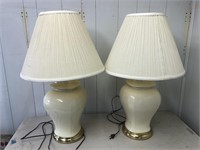 Pair of Ceramic Table Lamps w Shades