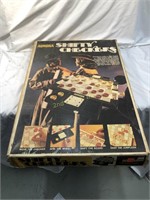 Vintage 1973 Aurora 'Shifty Checkers' Game