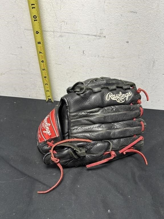 Rawlings baseball glove