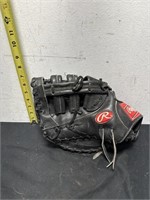 Rawlings baseball glove