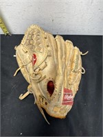 Rawlings baseball glove