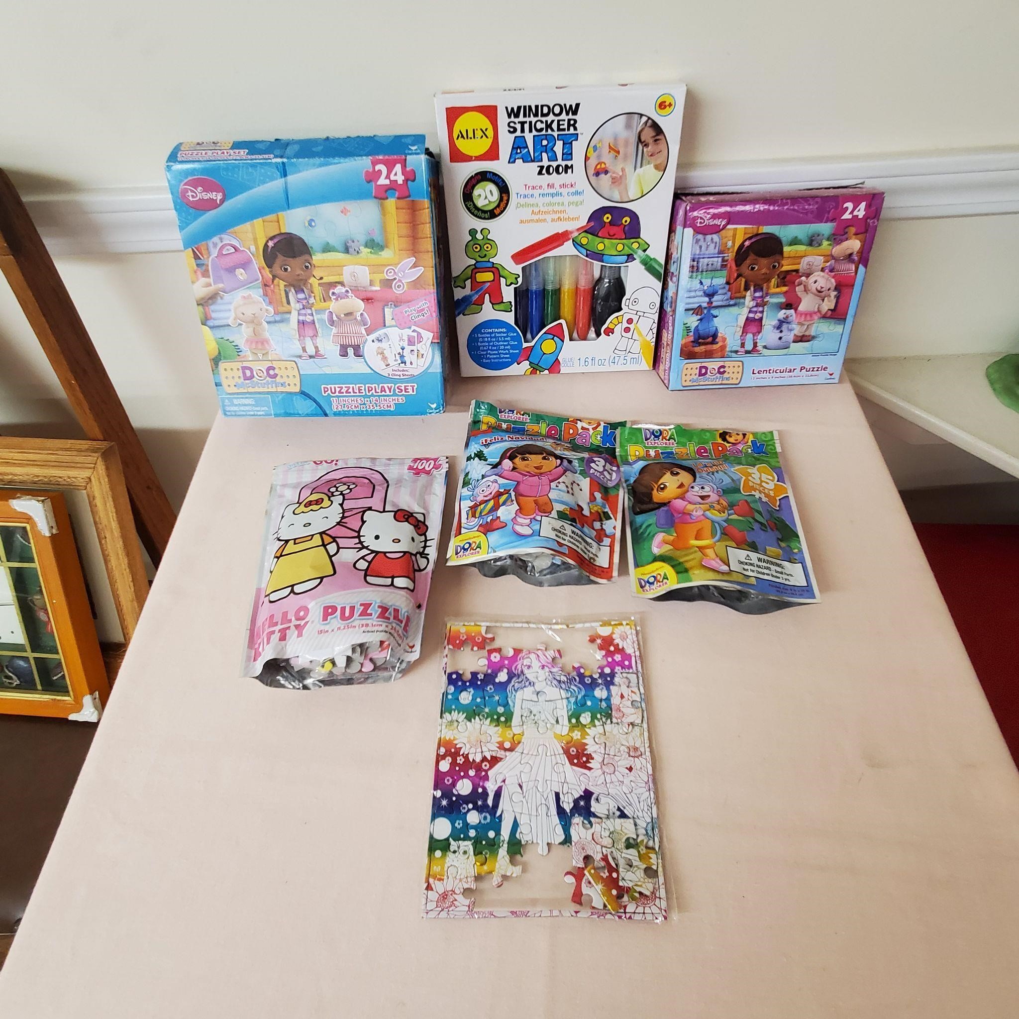 Kid's Puzzle Lot, includes Lisa Frank, Dora