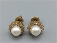 Pair 14k pearl and diamonds earrings