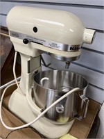 VINTAGE KITCHEN AID MIXER / TESTED WORKS