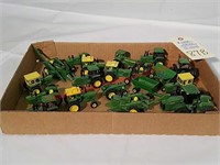 Vintage John Deere 1/64 Collection Tractors -