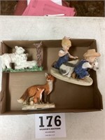 Miscellaneous figurine lot, including foxes