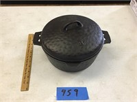 #8 DUTCH OVEN CAST IRON W LID no bail