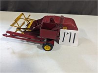 1/16 Scale Massey Pull Type Combine