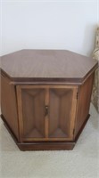 6 Sided Wooden End Table 21hx28wx24"d