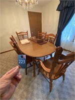 Dining Room Table, Leaf & 6 Chairs