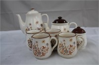 Ceramic, 8.5" coffeepot, 6" teapot (small chip