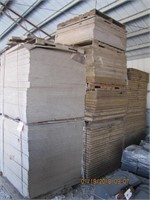 6 pallets of 300+ insulation wafer board 48x48,