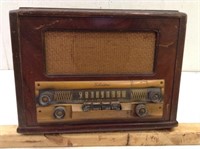 Vtg Sears Silvertone Pushbutton Tube Radio