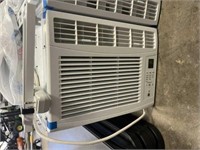 110 WINDOW AIR CONDITIONER