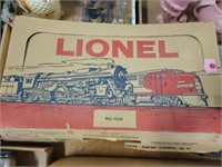 Lionel 11001 Train Cars & Track