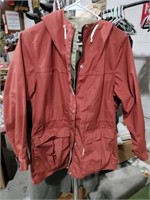 Trailwise jacket size medium with hood