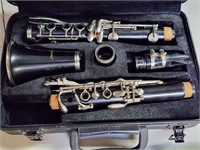 Hisonic Clarinet with case