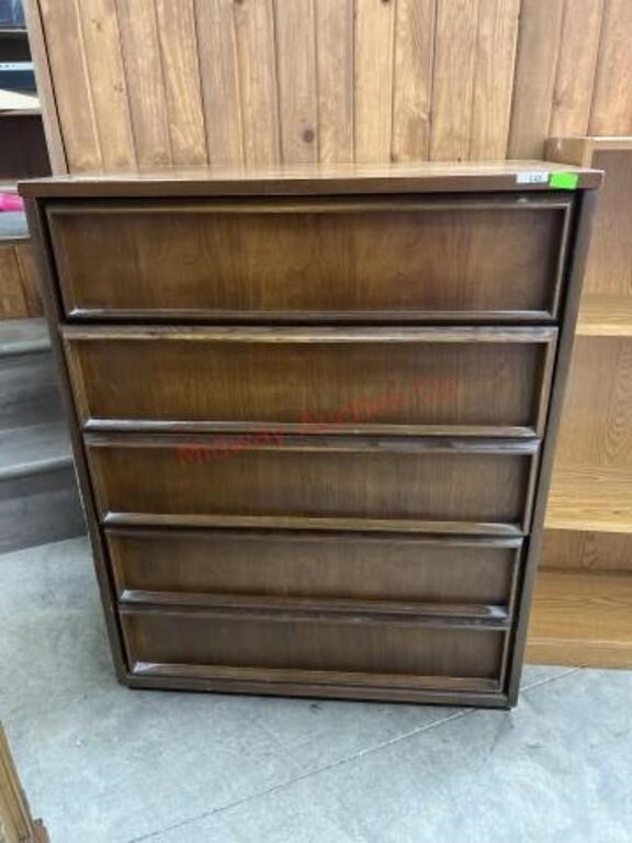 MID CENTRURY DRESSER