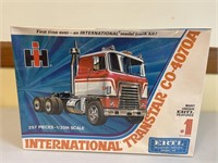 IH Ertl truck model kit - unopened