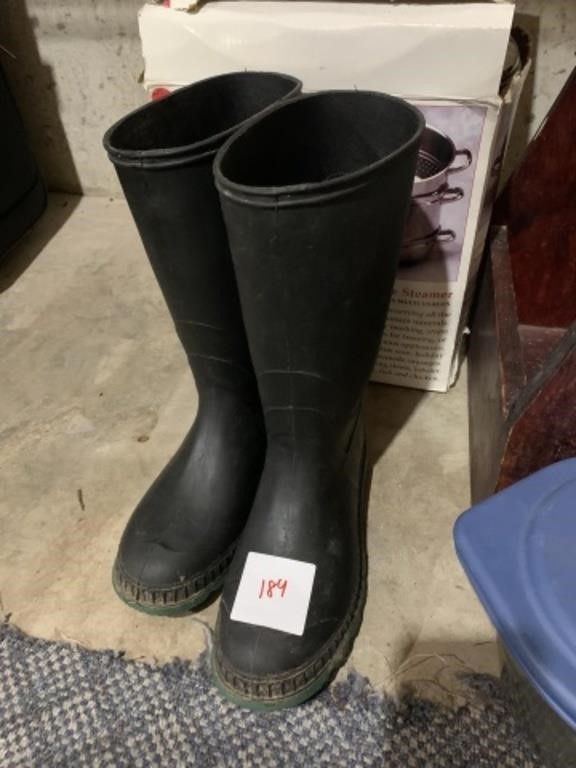 Size 10 rubber boots