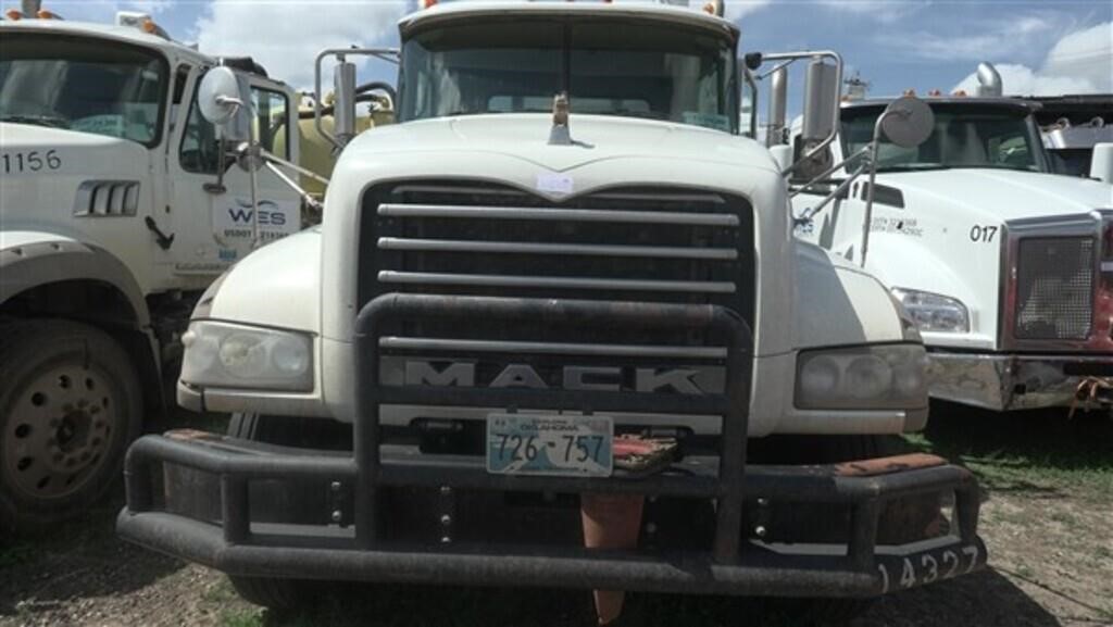 2012 MACK TRUCK