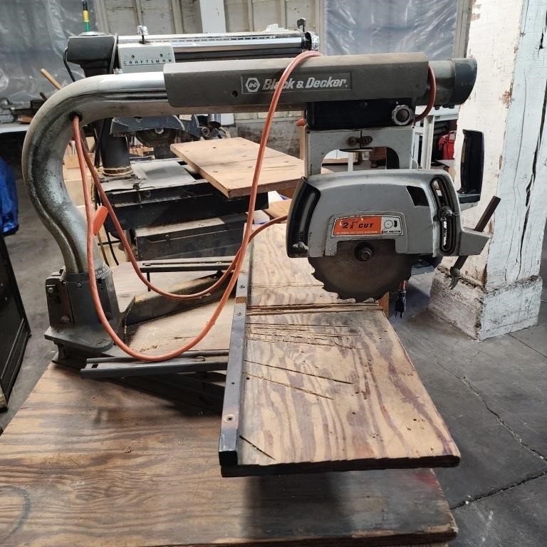 Black and Decker Campact Radial Arm Saw