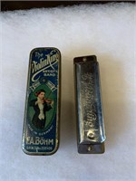 THE VIOLIN KING HARMONICA WITH METAL CASE