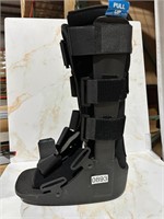 New united ortho fracture boot sz med