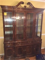 DREXEL China Cabinet. 

4 Doors, 3 Drawers,  4