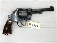 LIKE NEW Smith & Wesson model 22-4 45ca revolver,