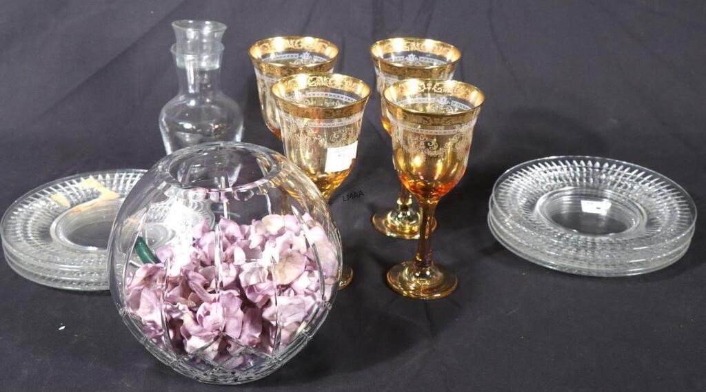 SET OF 4 WINE GOBLETS AND 8 GLASS PIECES