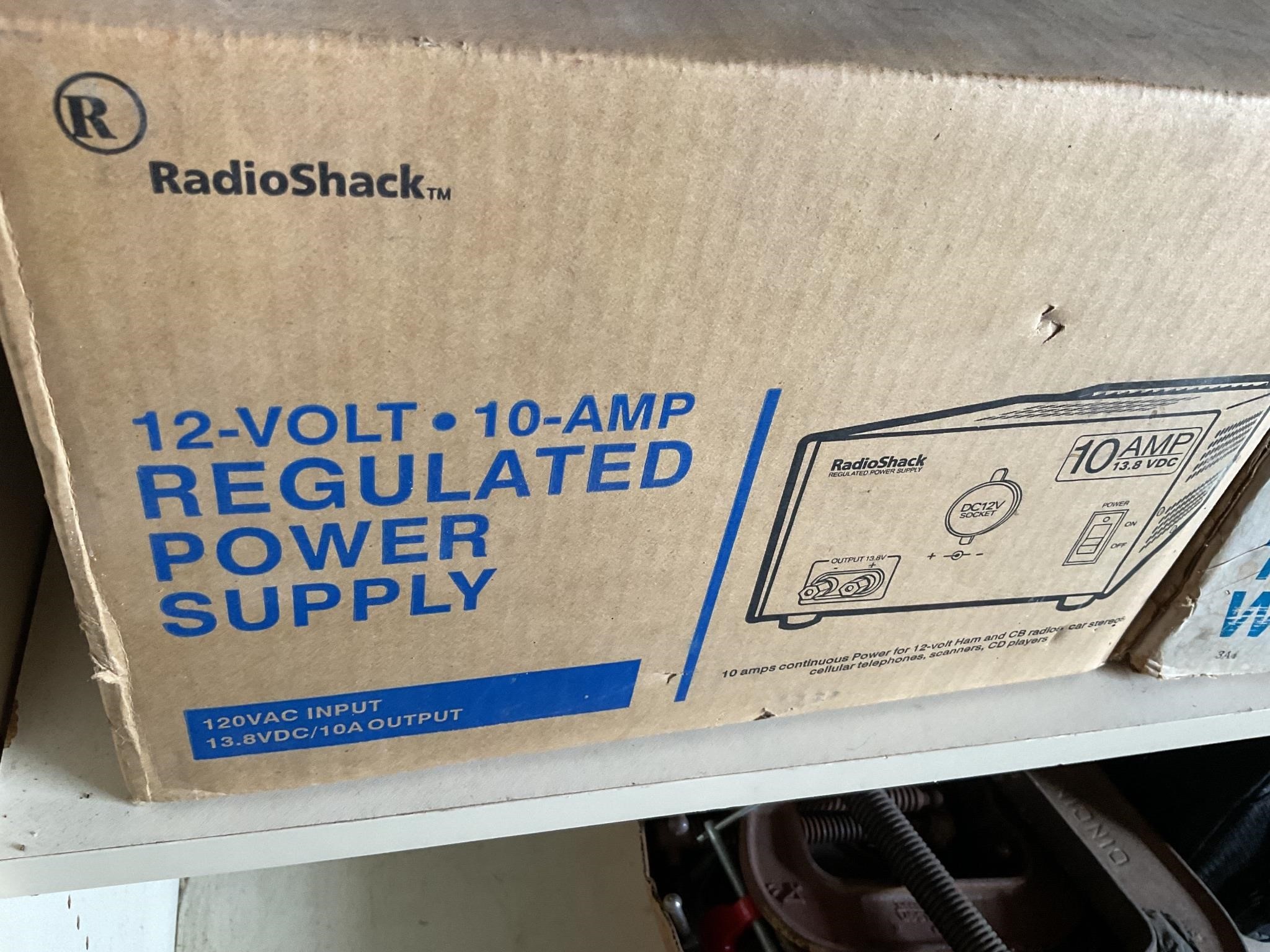 RadioShack 12 V 10 amp power supply