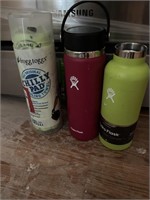 COOLING towel with Hydro flask and green Hydro